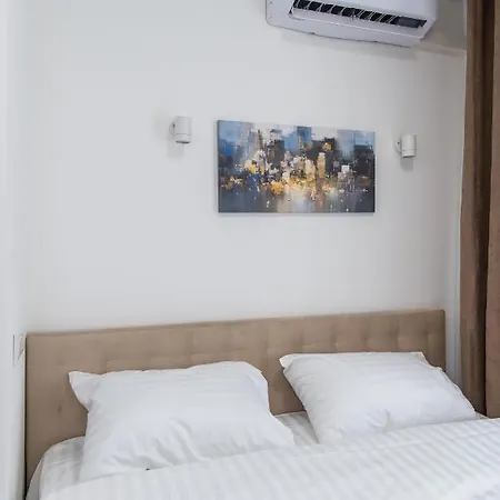Myfreedom Apartments: Metro Klovska, Near Military Hospital Kyiv Exterior photo