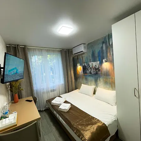 Myfreedom Apartments: Metro Klovska, Near Military Hospital Kyiv Exterior photo