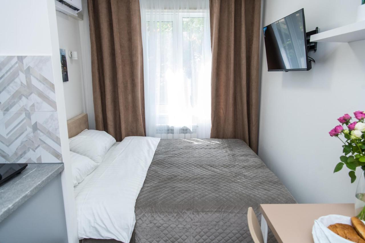 Apartment Myfreedom Apartments: Metro Klovska, Near Military Hospital *